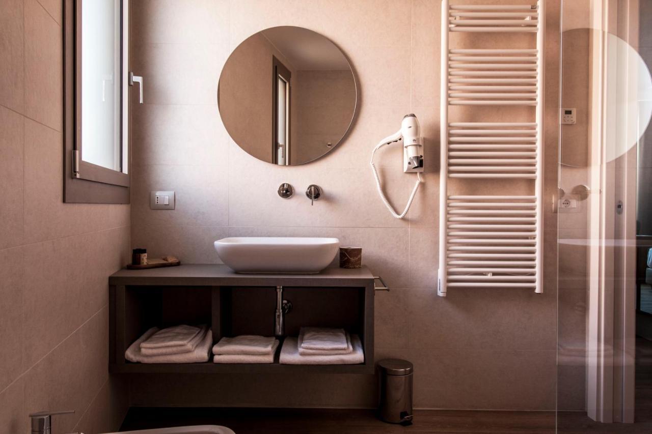 קסטליונה דלה פסקאיה Aqua Boutique Hotel מראה חיצוני תמונה